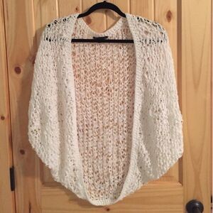 Chico’s Sophisticated Scallop Cocoon S/M covering Elegant Cream Open-Knit Shrug
